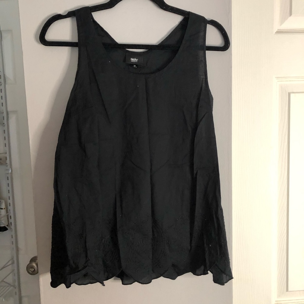 Black Embroidered Scallop Tank - Picture 3 of 6
